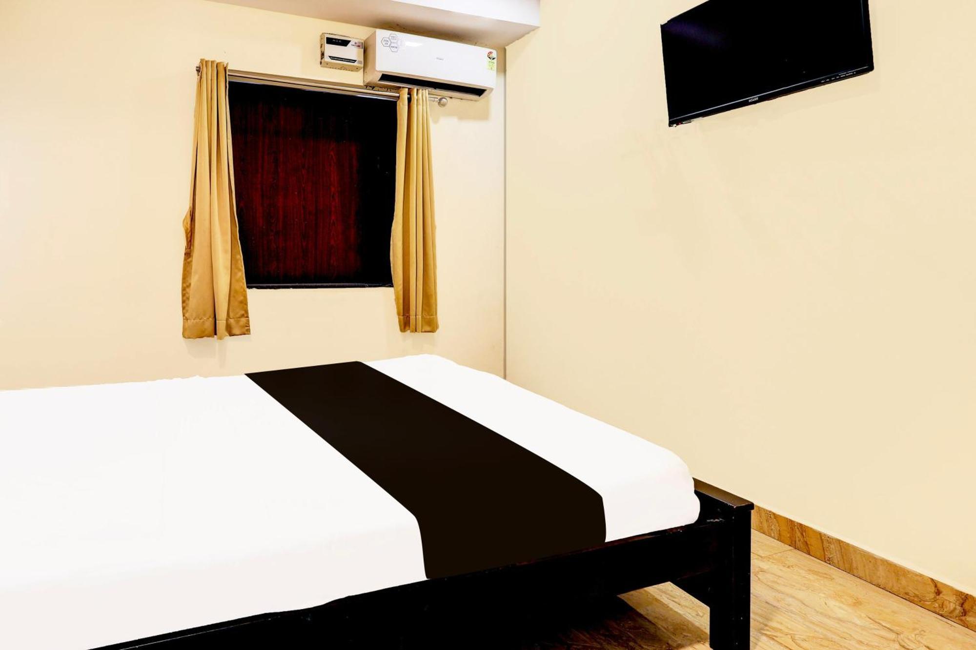 Super Hotel O Mahanadu Formerly Akshaya Bheemas วิเจยาวารา ภายนอก รูปภาพ
